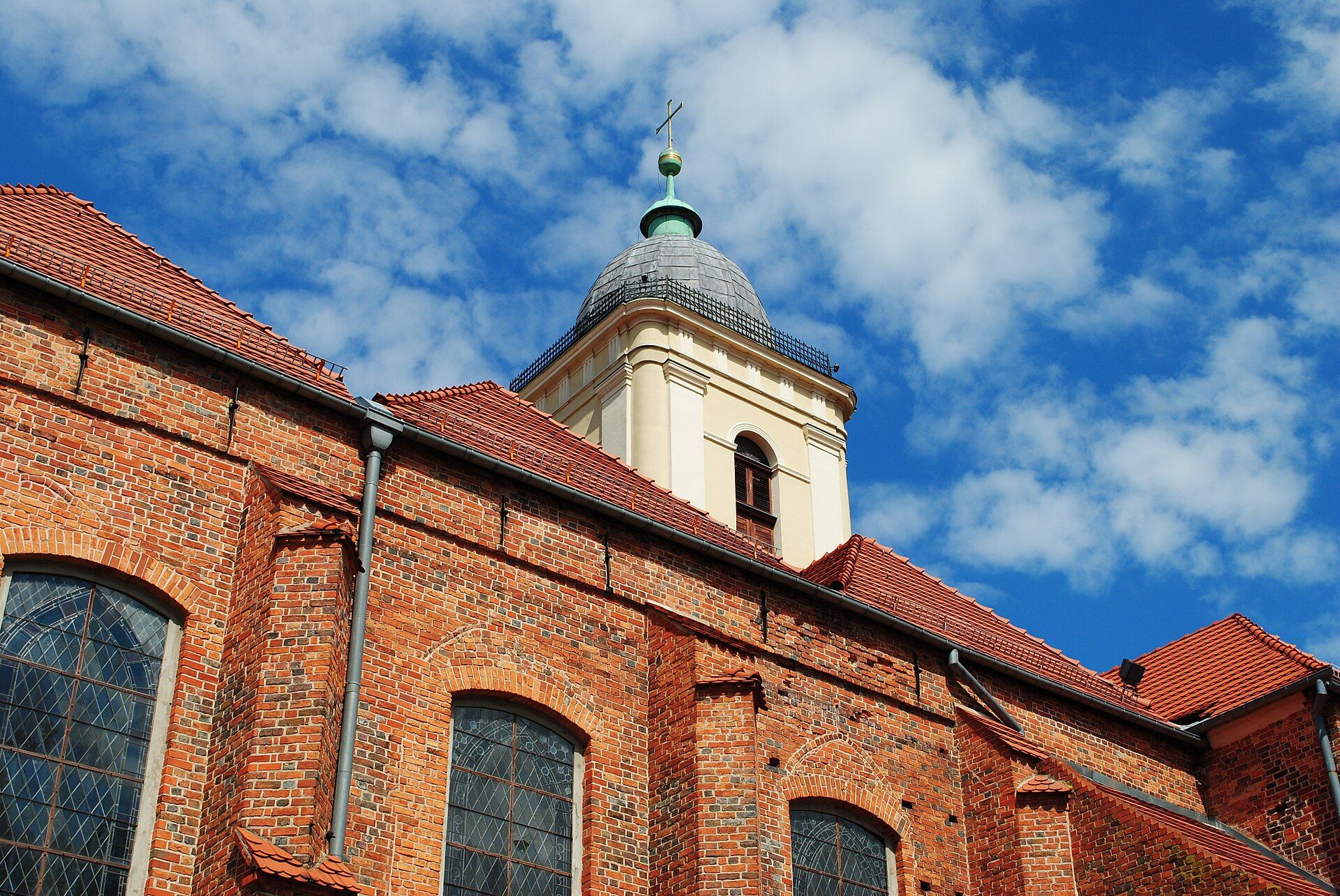 Konkatedra św. Jadwigi Śląskiej, atrakcja w pobliżu dworca Zielona Góra Główna