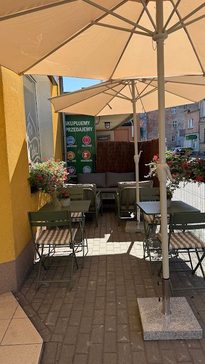 Fit Cake Zielona Góra Dworcowa, біля вокзалу Zielona Góra Główna