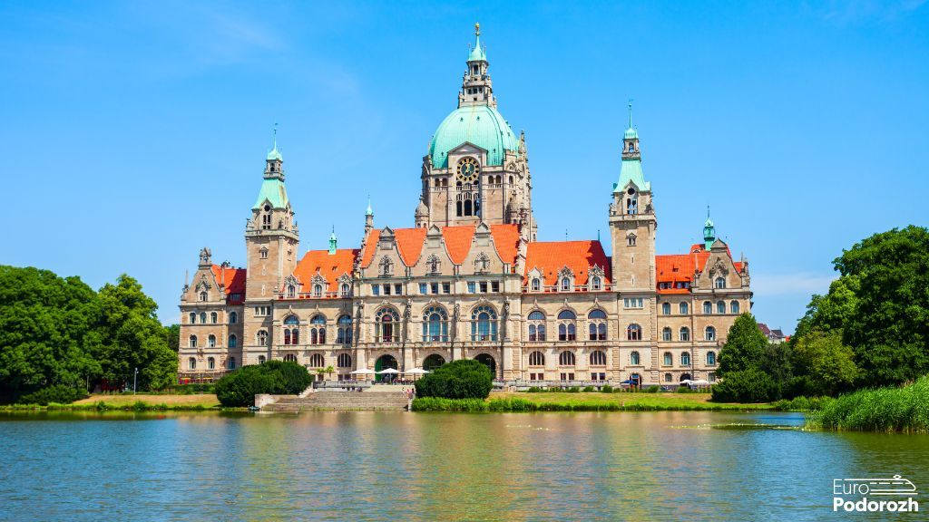 Новий Ратуш (Neues Rathaus) Новий Ратуш (Neues Rathaus)