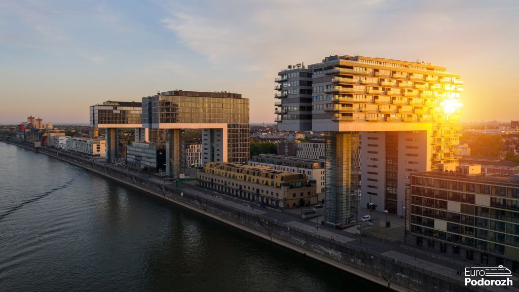 Район Rheinauhafen в Кельні Район Rheinauhafen в Кельні