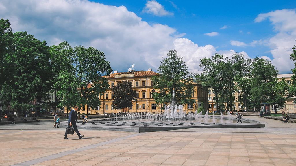Пам'ятки Любліна - найкращі місця та визначні пам'ятки для відвідування Литовська площа та мультимедійний фонтан