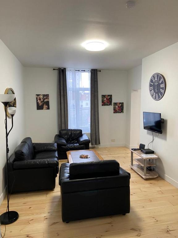 Modern Apartment Third Floor, житло біля вокзалу Bruxelles-Central/Brussel-Centraal