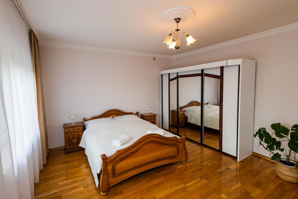 Apartment Dębcza45, житло біля вокзалу Бохня