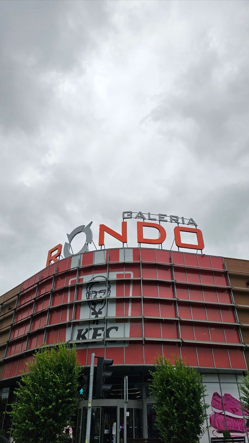 Galeria Rondo, торговий центр біля вокзалу Бохня