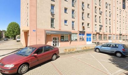 Lawendowa. Apteka, sklep przy dworcu Brzeg Dolny