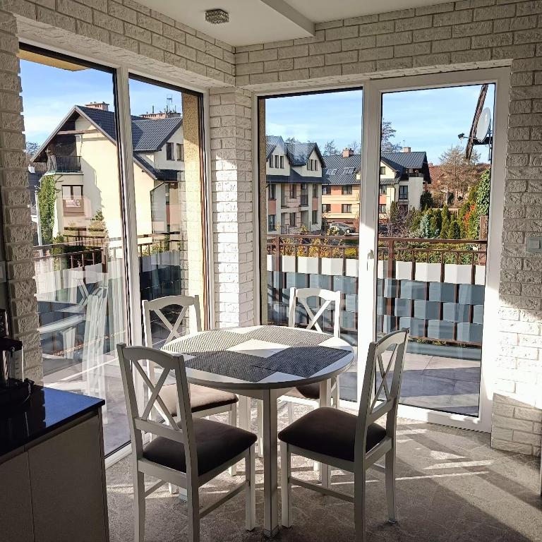 Apartament Brzeg, житло біля вокзалу Бжег