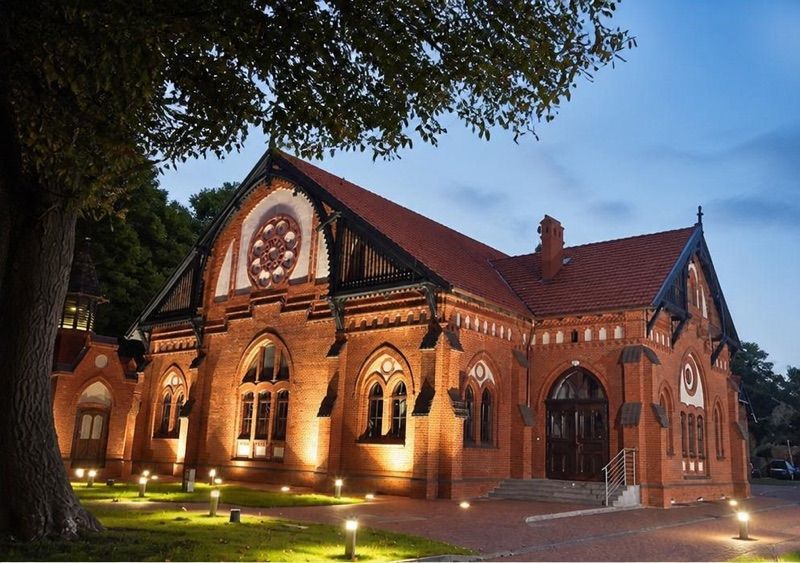 Hala Pomp Muzeum Wodociągów, atrakcja w pobliżu dworca Bydgoszcz Leśna