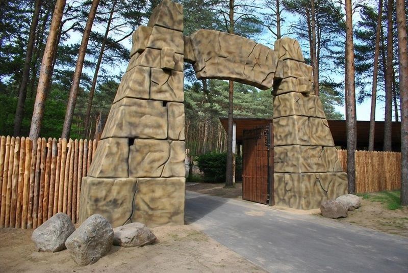 Kompleks Park Rozrywki-Zaginiony Świat, atrakcja w pobliżu dworca Bydgoszcz Leśna