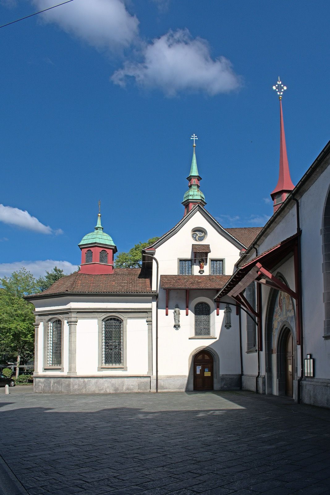 Franziskanerkirche, atrakcja w pobliżu dworca Luzern