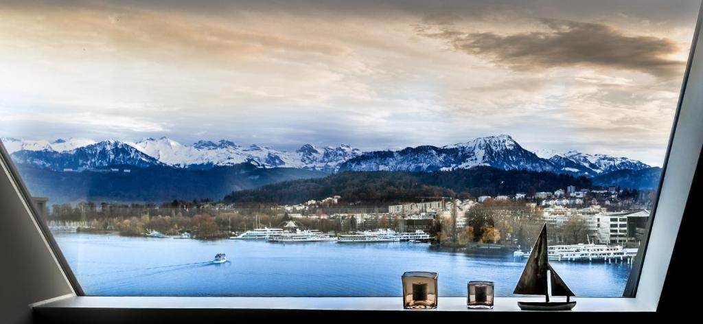 Lucerne Lake View Apartments, житло біля вокзалу Luzern