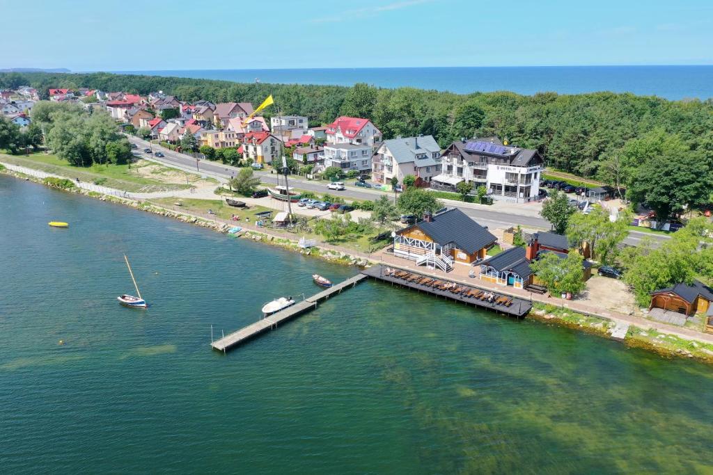 Hotel 77 Restauracja Spa, житло біля вокзалу Халупи