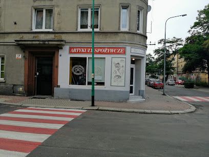 Sklep na ośce, магазин біля вокзалу Хойнув