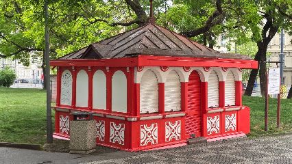 Rondocubist Kiosk, магазин біля вокзалу Praha hlavní nádraží