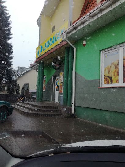 Lewiatan, магазин біля вокзалу Чарна Бялостоцька
