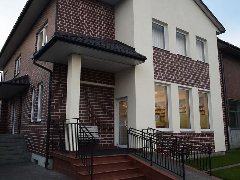 Apteka, sklep przy dworcu Drzewica