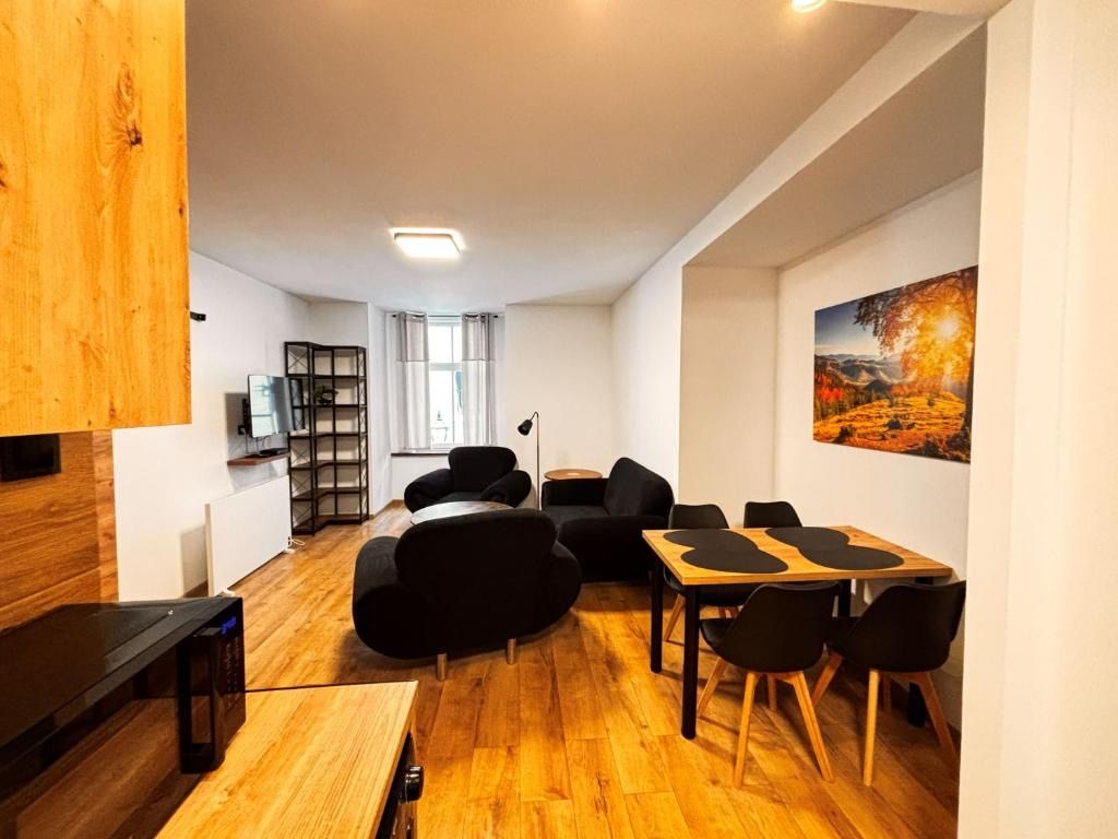 Apartament na Rynku, житло біля вокзалу Duszniki-Zdrój