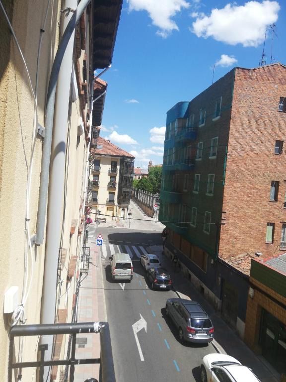 Alba Renueva 4, hotel blisko dworca León