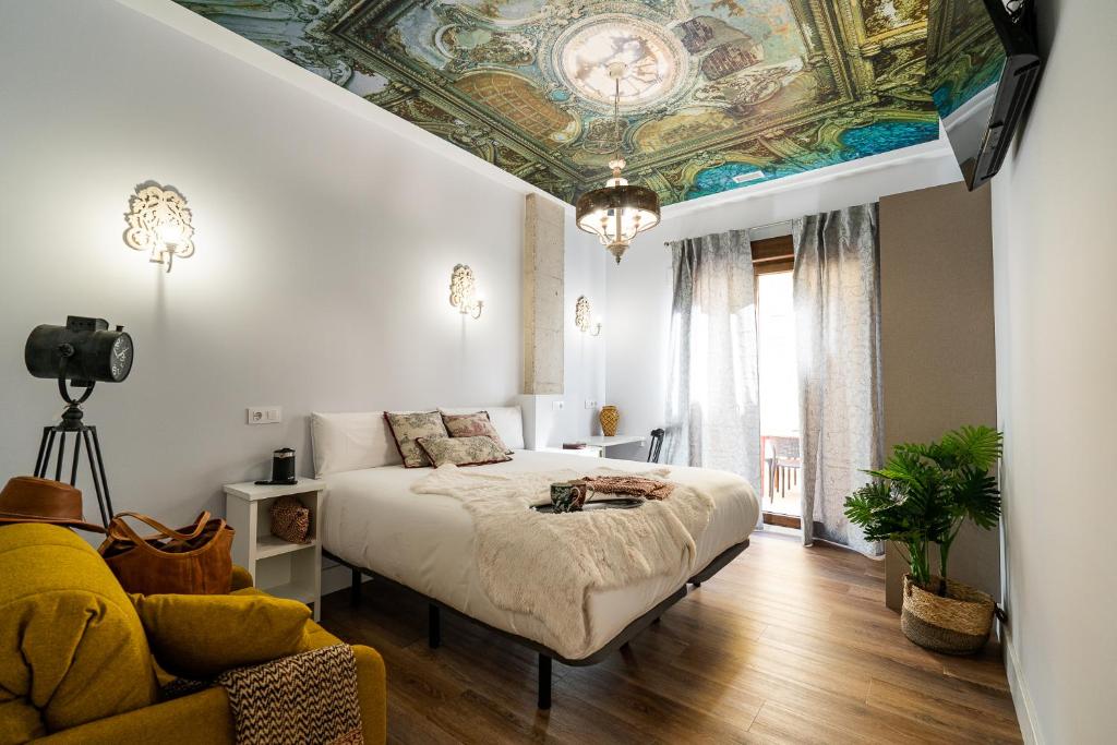 Center Suite Acebedos, житло біля вокзалу RENFE train station Santander