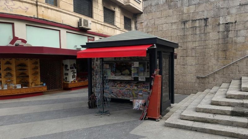 Kiosko Lealtad, sklep przy dworcu Estacion de Santander