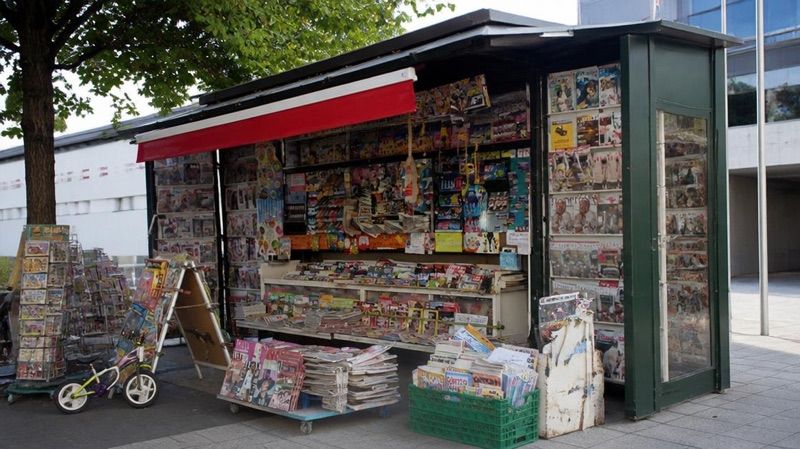 Kiosco Moreno, sklep przy dworcu Estacion de Santander