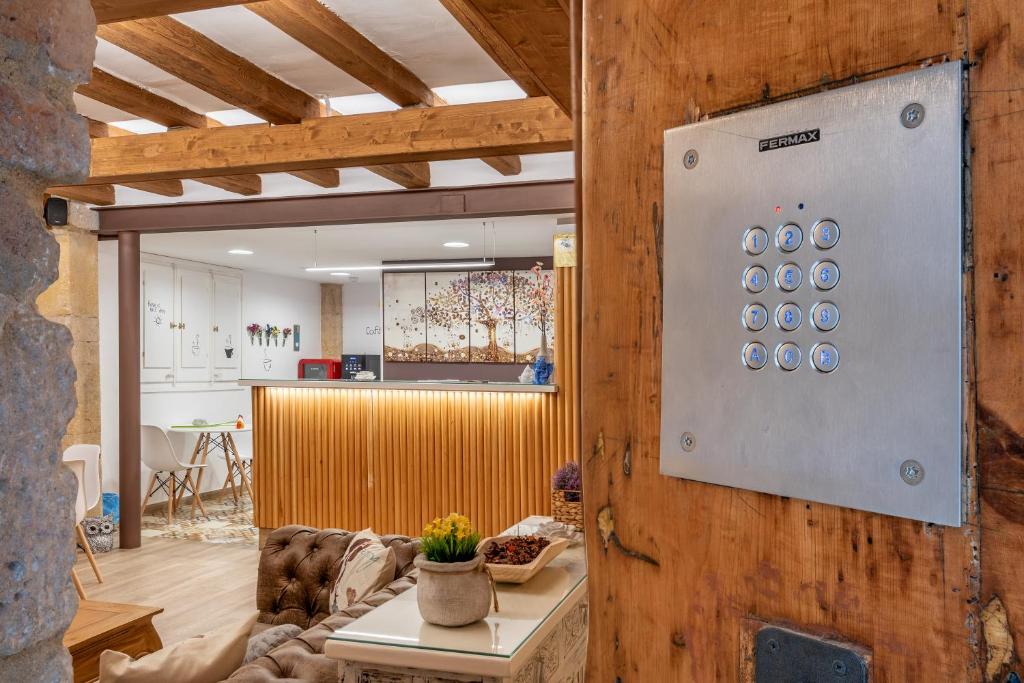 Hostal 977, житло біля вокзалу Tarragona