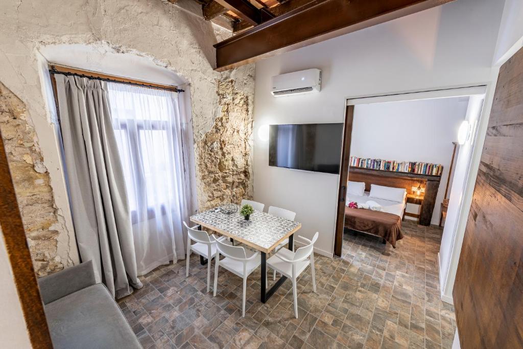 OLD TOWN EXPERIENCE CENTRAL Apartment, житло біля вокзалу Tarragona