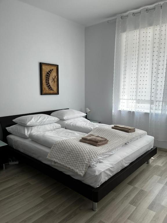 Apartament Pod Kamienną Górą II, житло біля вокзалу Гдиня Глувна