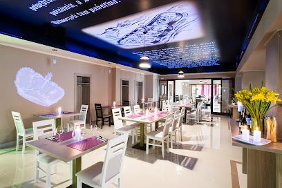 Restauracja History / Restauracja Family Food, біля вокзалу Gniezno