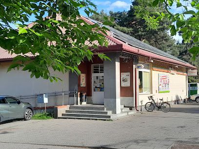 Sklep spożywczy GAMA, магазин біля вокзалу Хайнувка