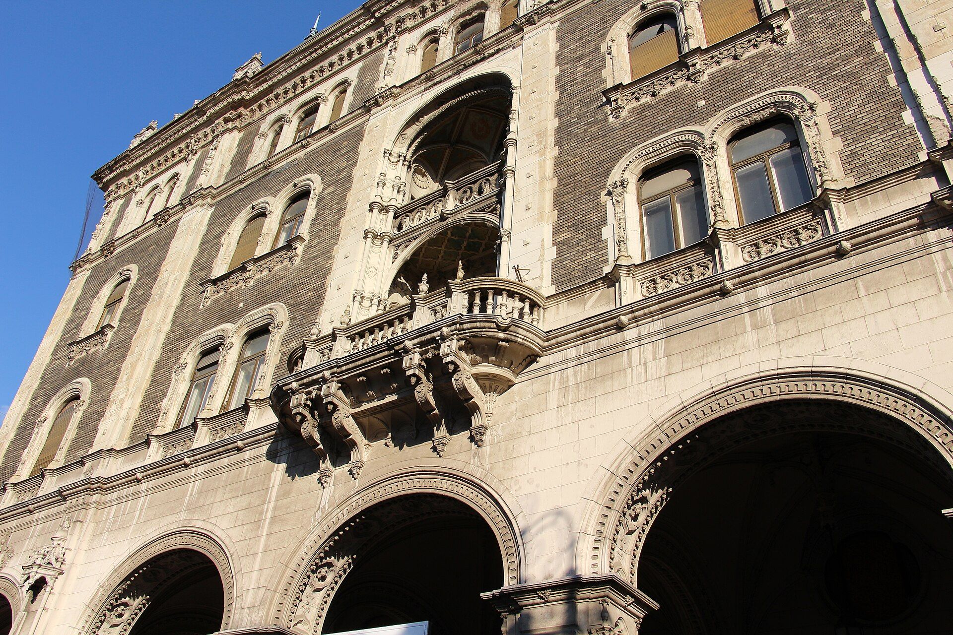 Drechsler-palota, atrakcja w pobliżu dworca Budapest-Keleti