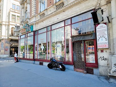 Teréz Patika, магазин біля вокзалу Budapest-Nyugati