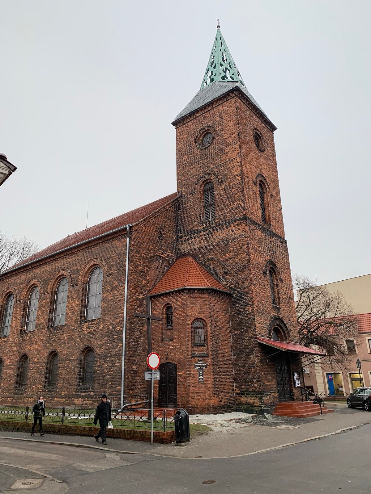 Kościół św. Jerzego, atrakcja w pobliżu dworca Jarocin