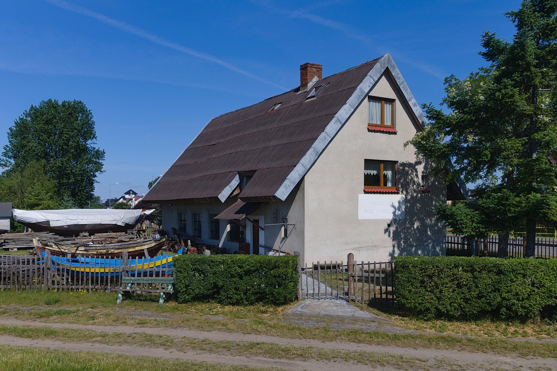 Muzeum Rybackie Pod Strzechą, atrakcja w pobliżu dworca Jastarnia