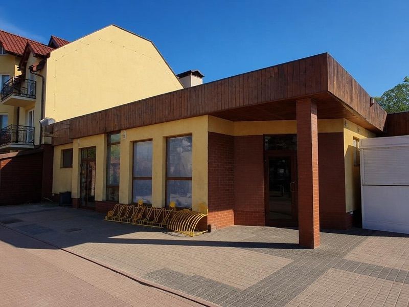 Delikatesy Centrum, sklep przy dworcu Jastarnia