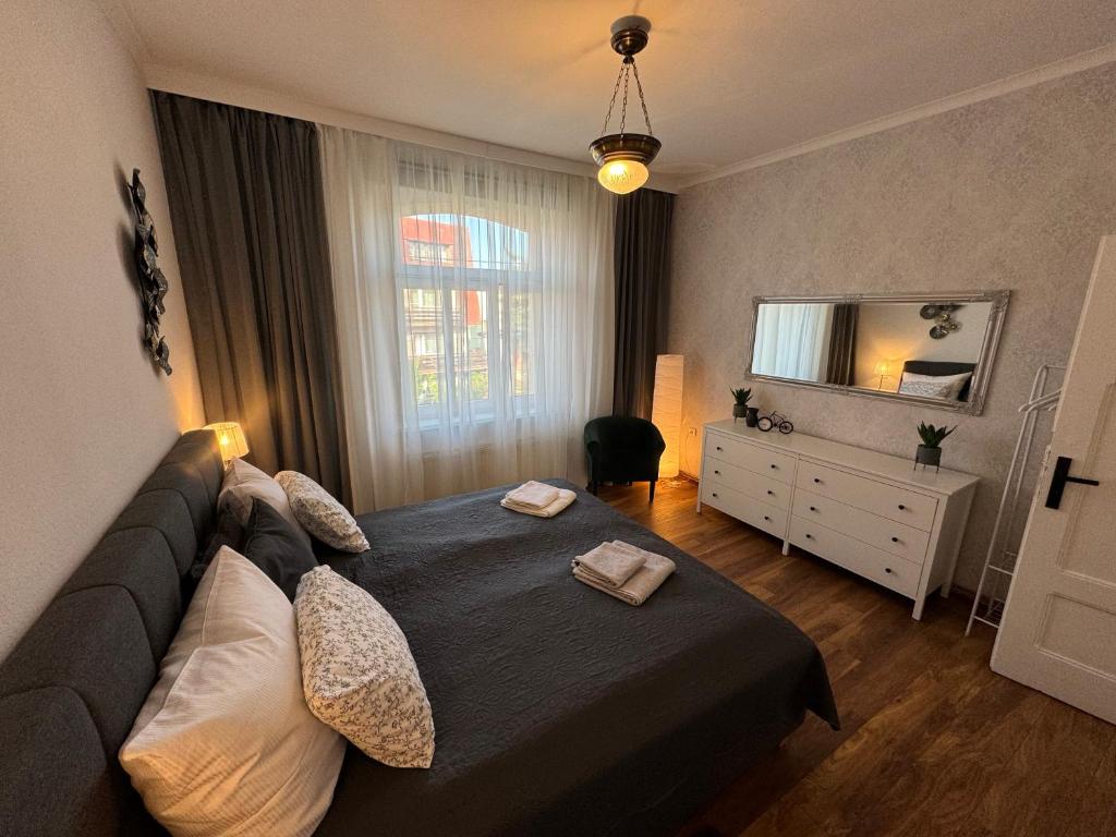 Apartament ALMAR przy Termach Cieplickich i Parku Norweskim, житло біля вокзалу Єленя Гура Чепліце