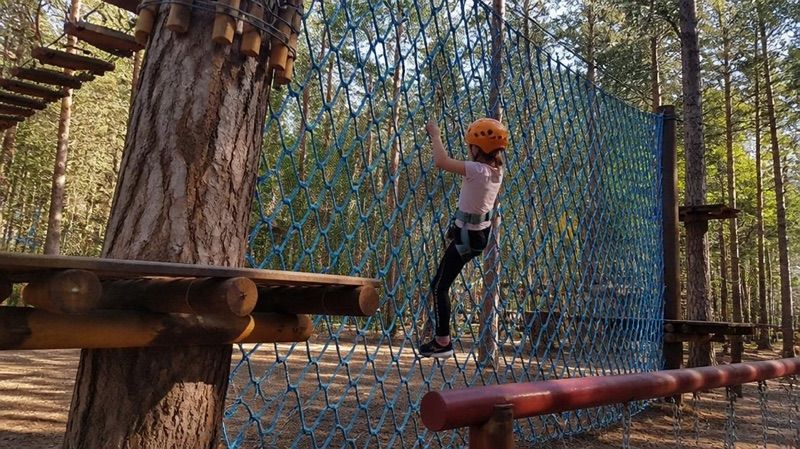 Park Linowy Ju huu, atrakcja w pobliżu dworca Jurata