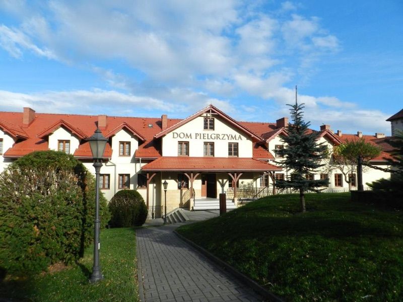 Dom Pielgrzyma, житло біля вокзалу Кальварія-Зебжидовська