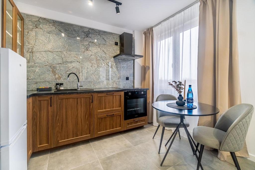 Apartament w centrum PW Invest Home, житло біля вокзалу Кендзєжин-Козлє