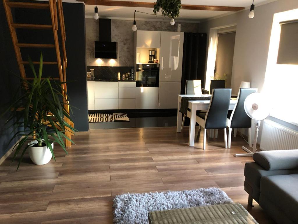 Apartament Moniuszki, житло біля вокзалу Кендзєжин-Козлє