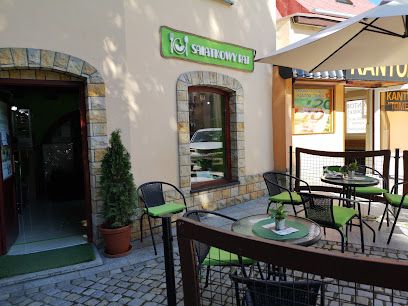 Sałatkowy Raj, біля вокзалу Kłodzko Miasto