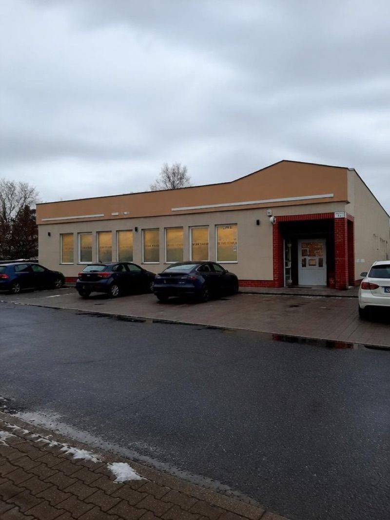 Non-Stop. Sklep spożywczo - monopolowy, sklep przy dworcu Konin