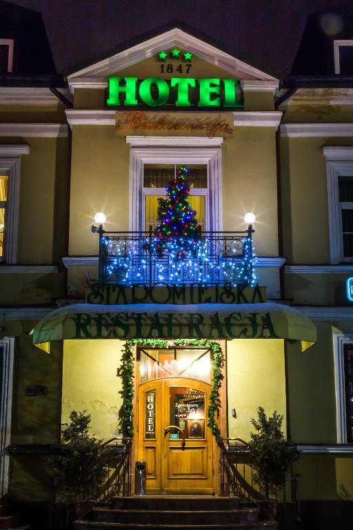 Hotel Staromiejski, житло біля вокзалу Красностав Місто