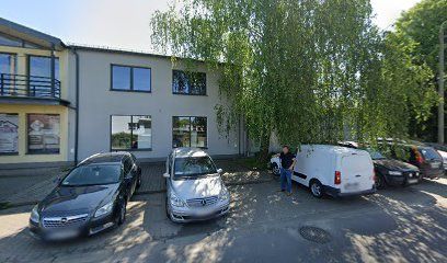 Chimosz Kazimierz. Sklep spożywczy, магазин біля вокзалу Красностав Місто