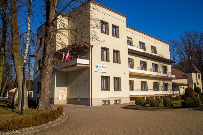 Dom rekolekcyjny Vincentinum, hotel blisko dworca Krzeszowice