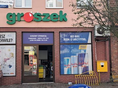Groszek - Delikatesy 9-ka, магазин біля вокзалу Леба
