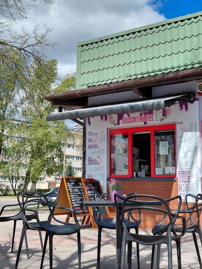 Słodki Wafel, біля вокзалу Łódź Żabieniec