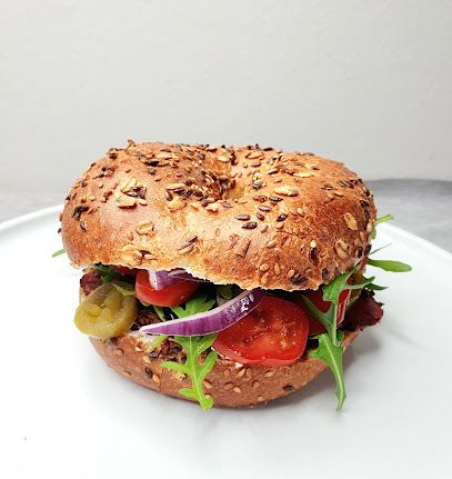 My way Bistro, біля вокзалу Łódź Żabieniec