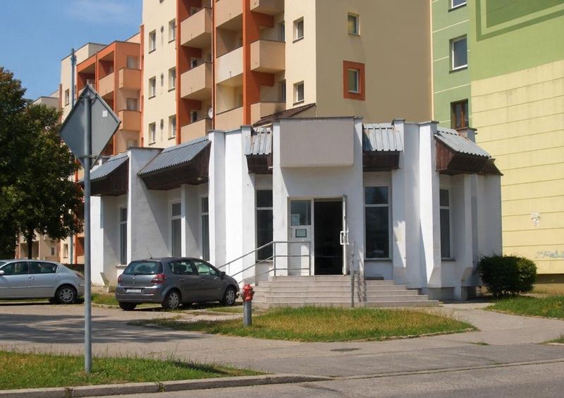 Pod Dobrą Gwiazdą. Apteka, sklep przy dworcu Lubin