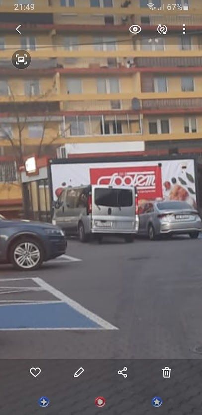 Społem, магазин біля вокзалу Люблін Західний