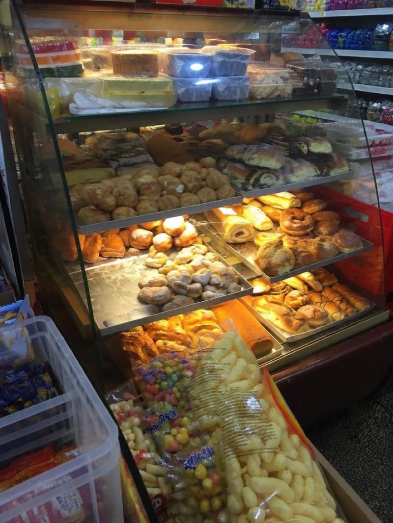 Sklep spożywczo-przemysłowy "Delikatesy u Elki", sklep przy dworcu Małkinia